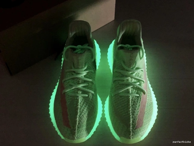 EG5293 350 in Yeezy Dark Boost Adidas V2 the Glow 0717